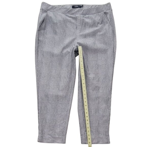 Torrid Glen Plaid Ponte Knit Ankle Crop Pant with Pockets Size 3X - Picture 3 of 10